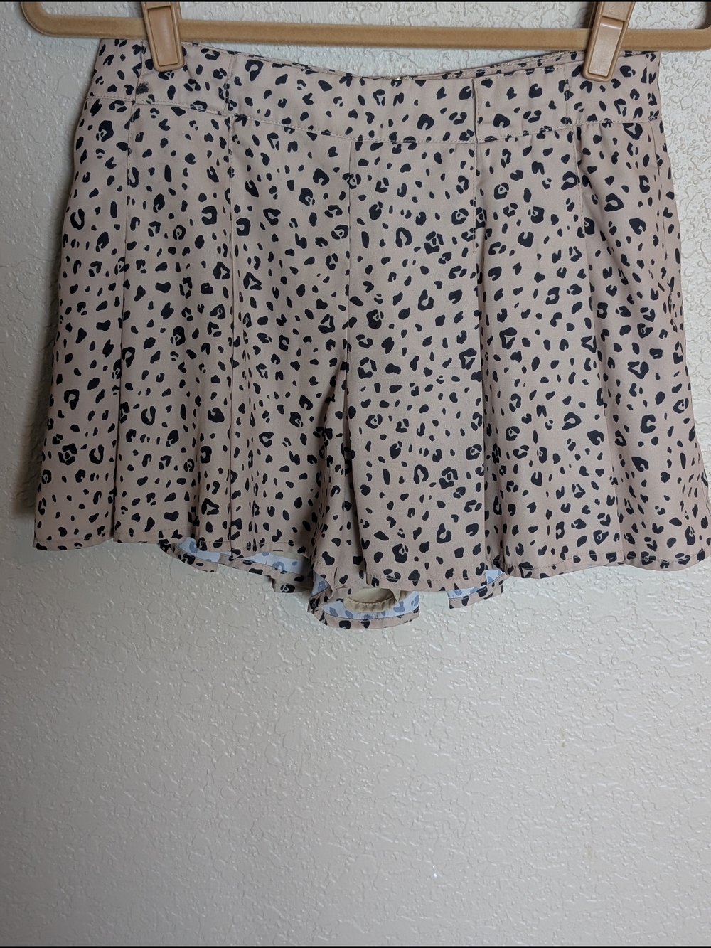 ILLA ILLA Beige and Black Leopard Print Skort